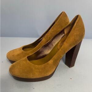 Banana Republic Green Suede Heels Pumps Stilettos 4 inch Size 7.5